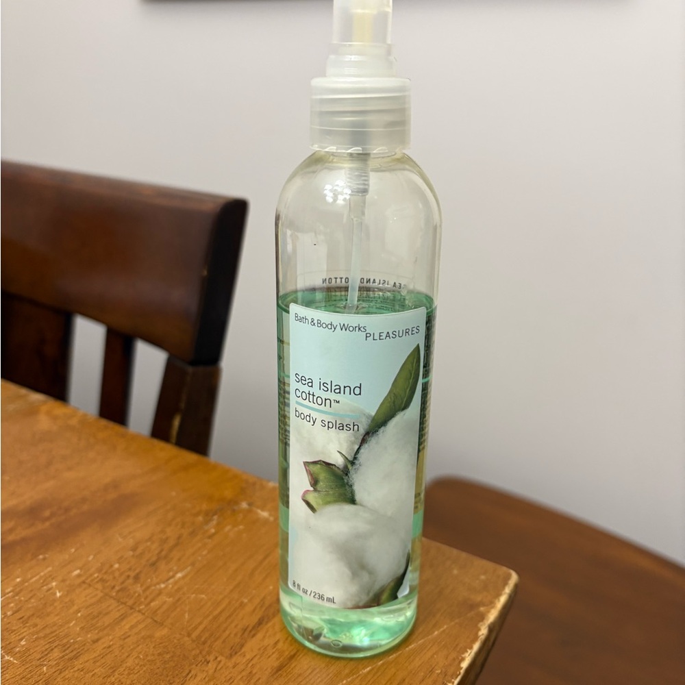 Bath & Body Works Sea Island Cotton Body Splash - Green and White